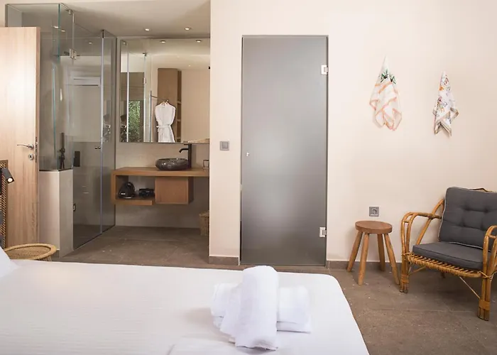 Elaia Grove * Calamata