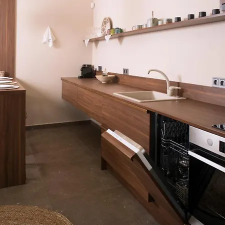 Вилла Elaia Grove