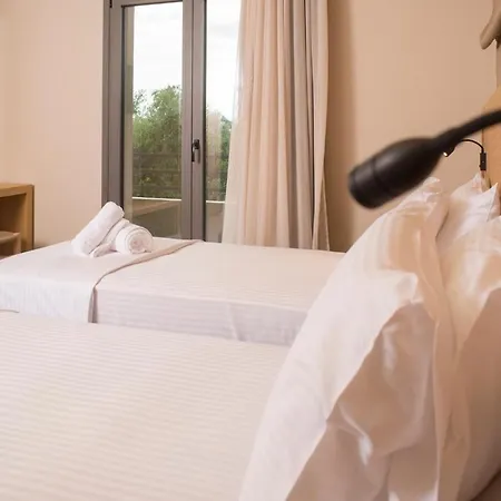 Вилла Elaia Grove *