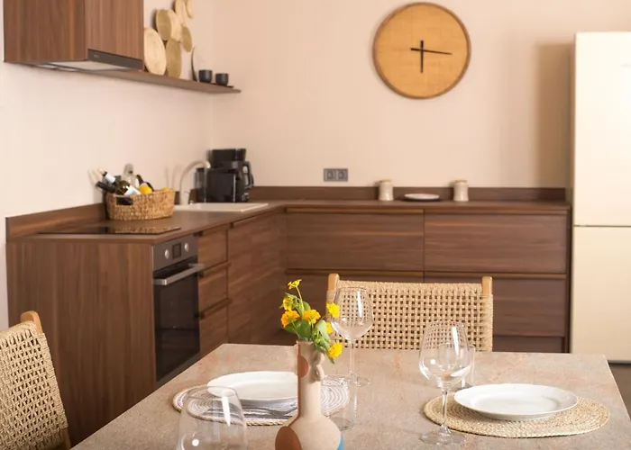 Elaia Grove * קלמאטה